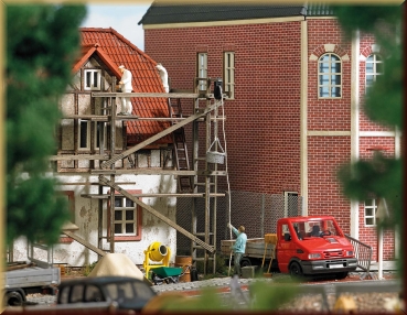 Busch 7902 Action Set: Gerüst mit Maurer - Bild 1
