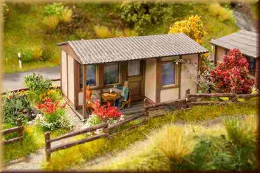 Noch 14360 HO L-C Schrebergartenhaus - Bild