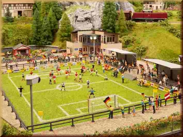 Noch 66830 HO L-C Fußballpl.+Vereinsh.MS - Bild