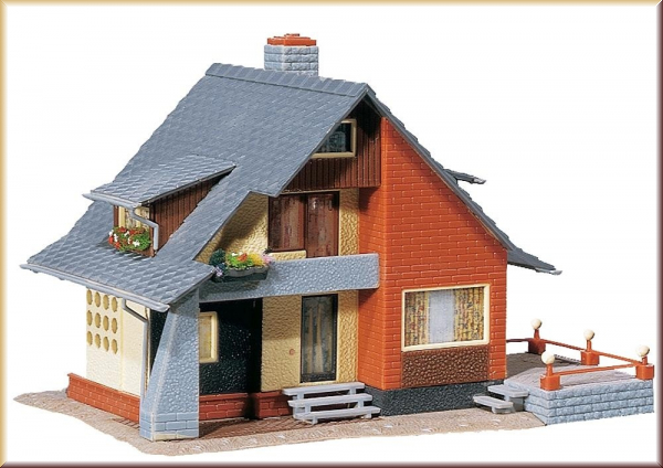 Faller 131225 Haus mit Balkon - Bild 1