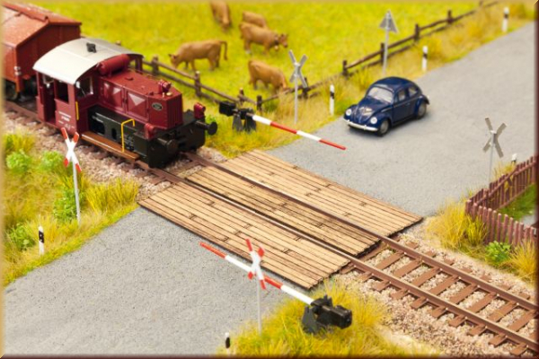 Noch 14624 N L-C Bahnübergang Holzbohlen - Bild