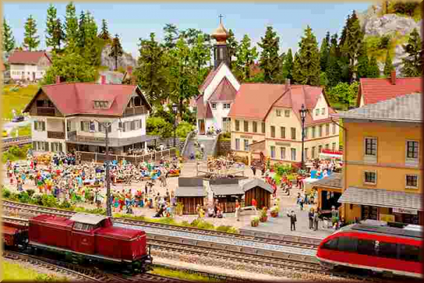 Noch 66004 HO L-C Bahnhof Tannau (Berg) - Bild